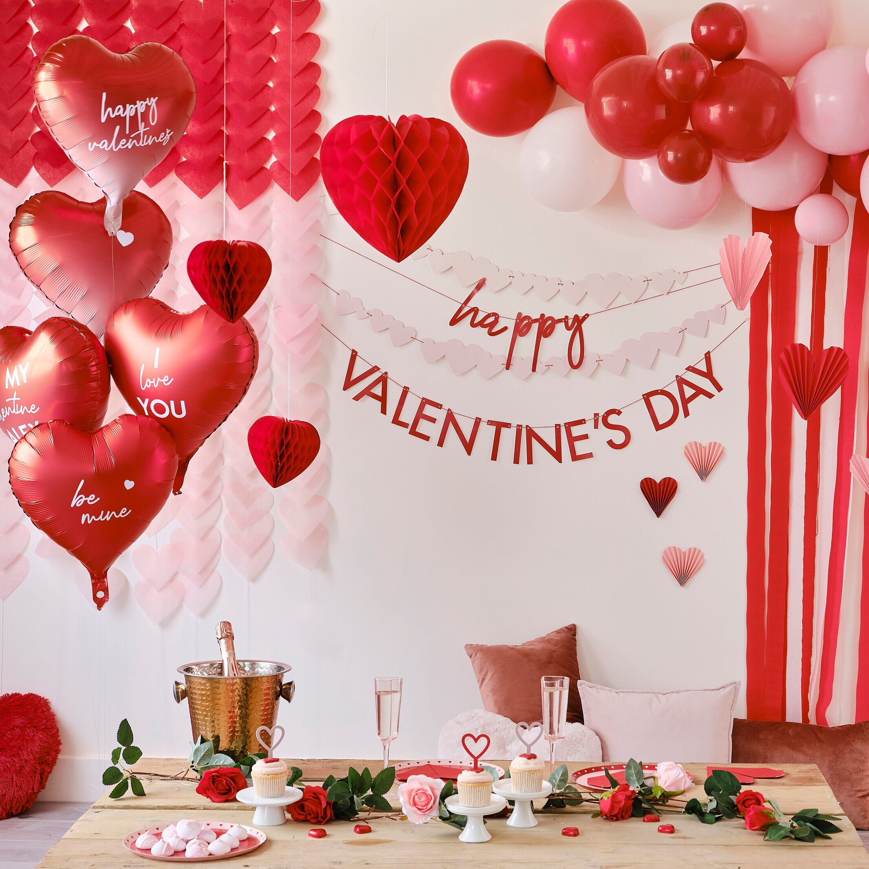 23 Outdoor Valentine's Day Décor Ideas to Spread a Little Extra Love