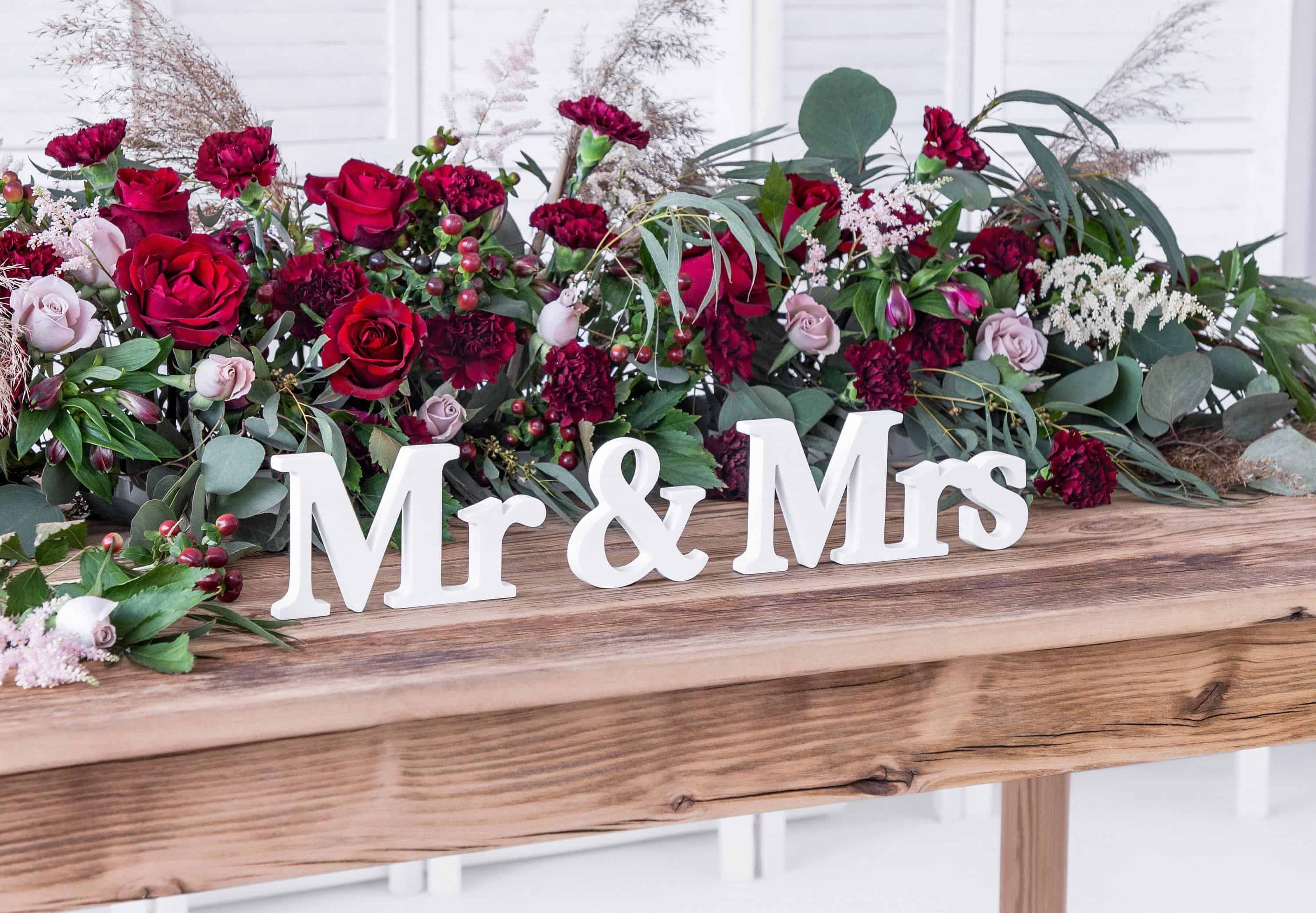 mr & mrs sign mr & mrs sign