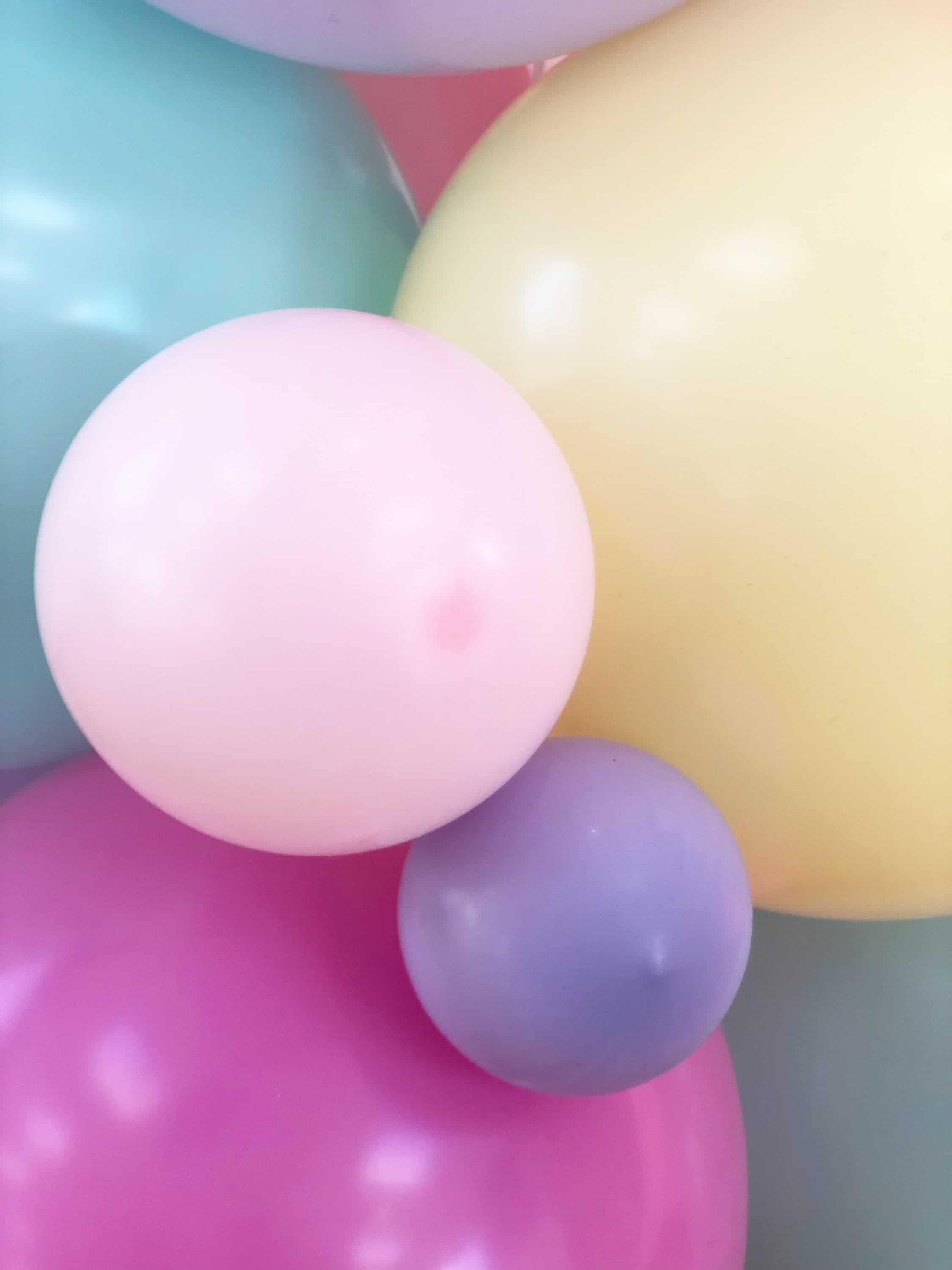 DIY Pastel Birthday Balloon Sculpture Balloon detail