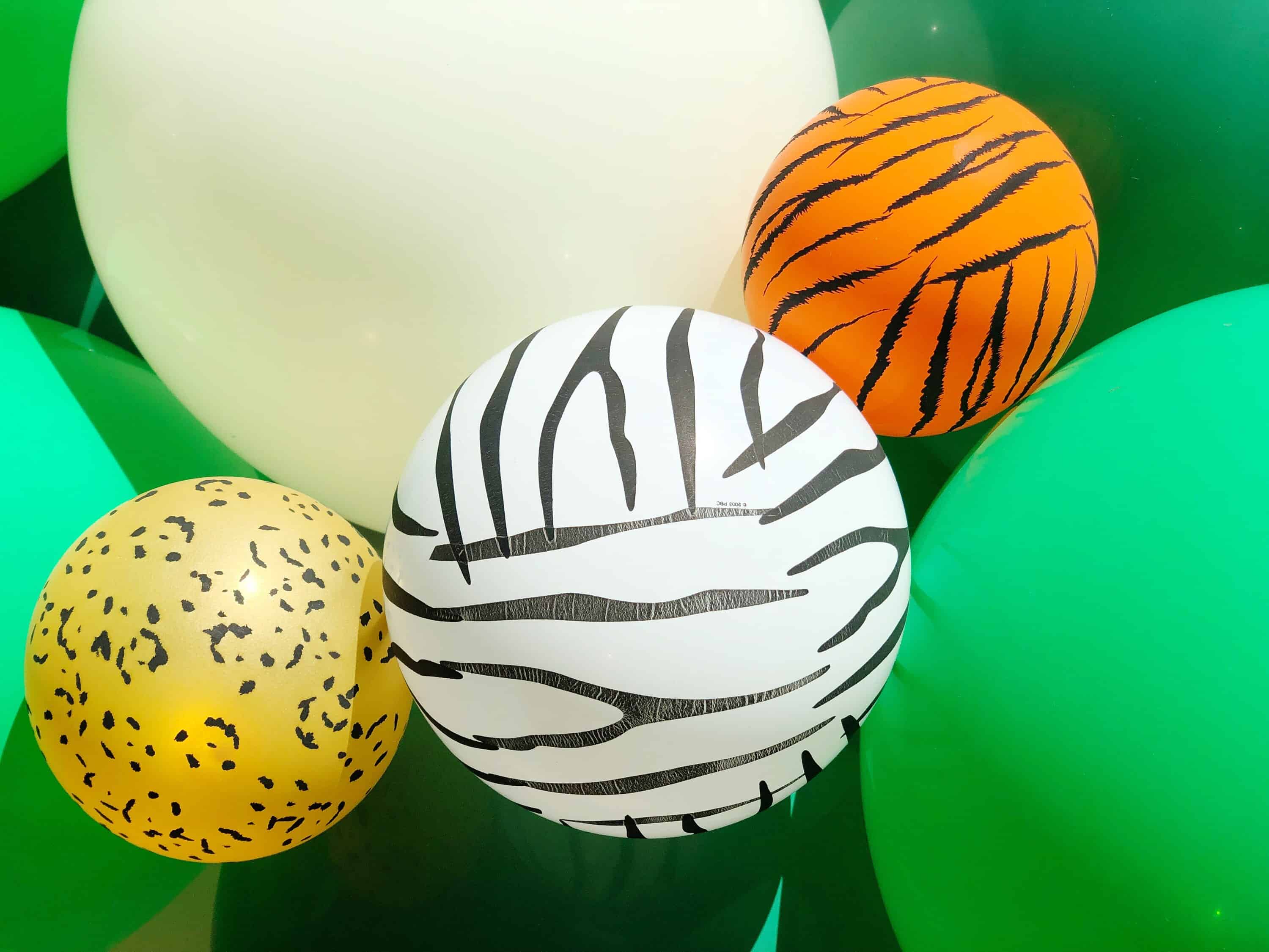 Jungle Balloon Garland.jpg Jungle Balloon Cake topper detail