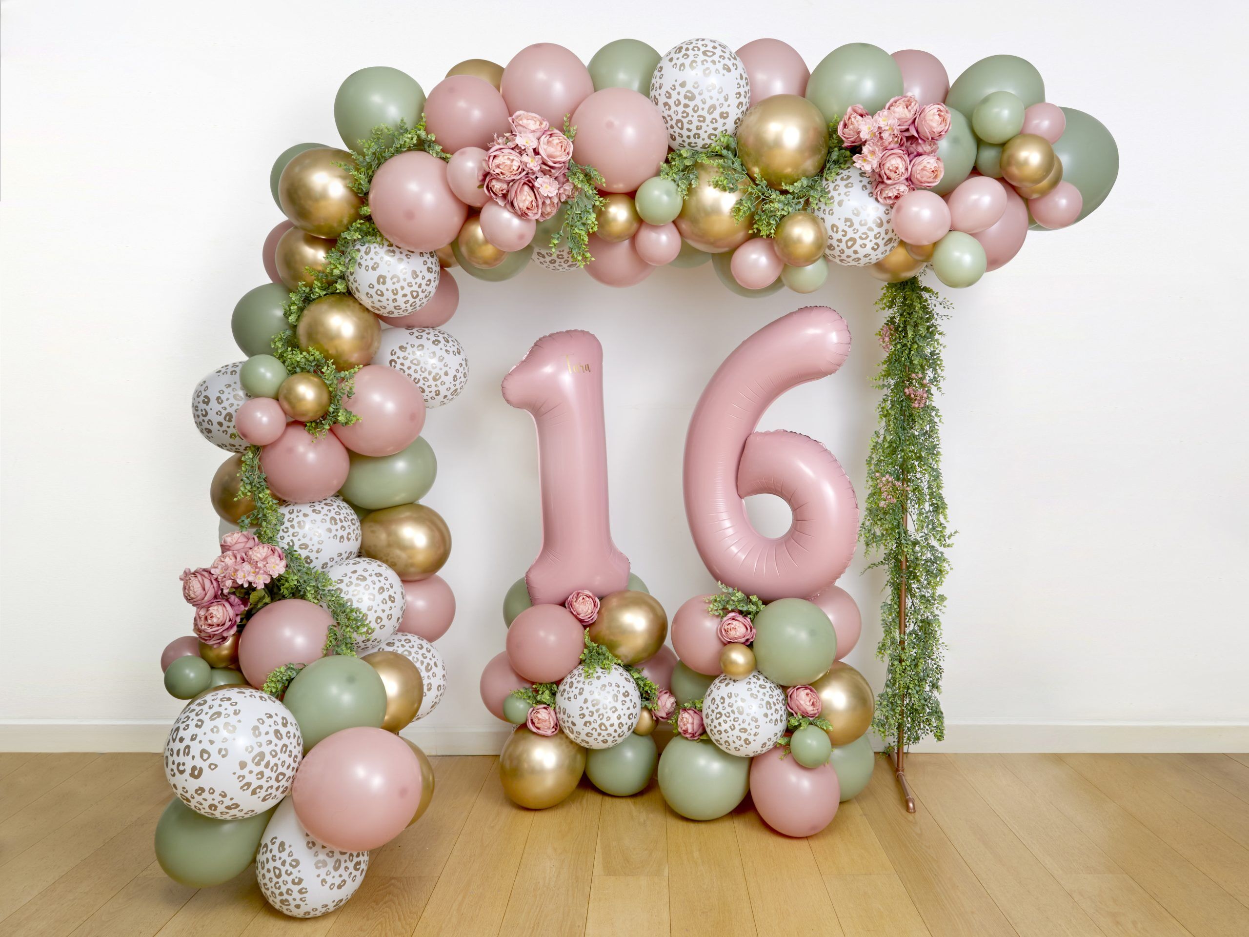 Safari Balloon Garland