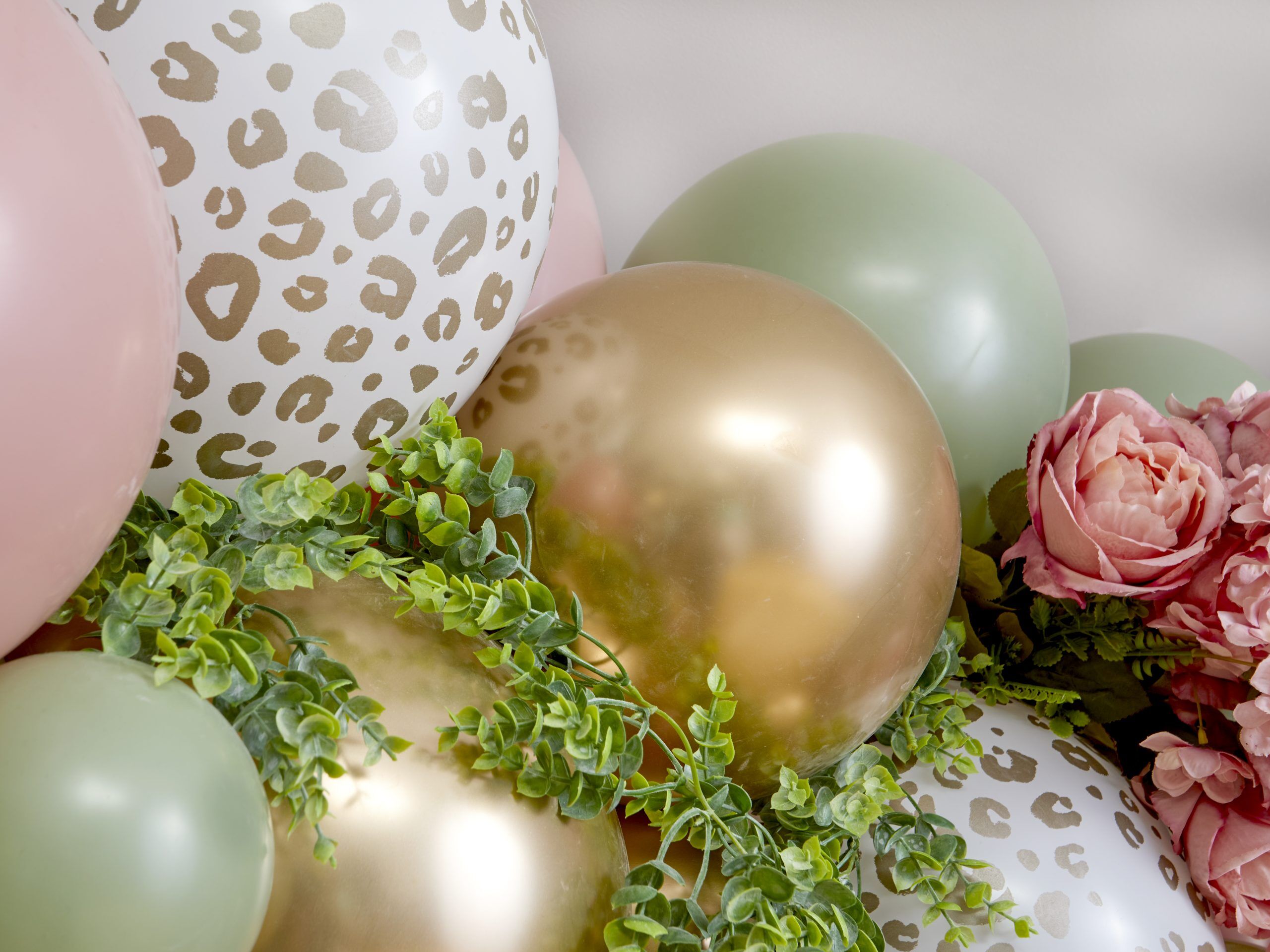 Safari Balloon Garland