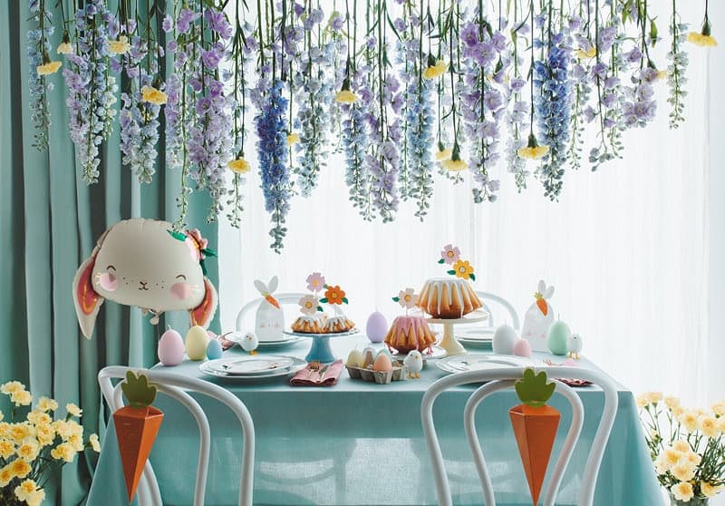 Bunny Foil Balloon Easter Table Set up