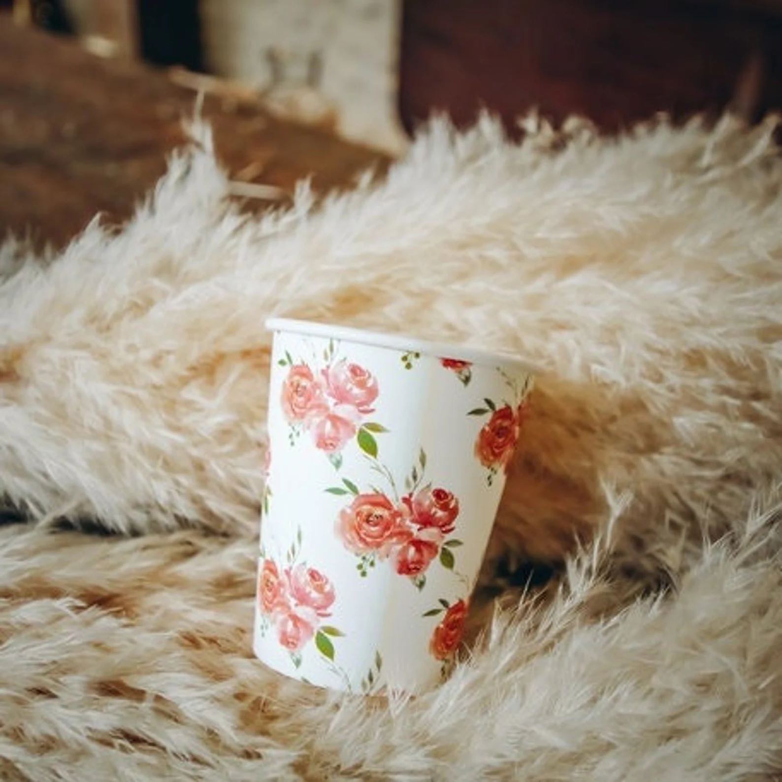 8 Watercolour Roses Paper Cups