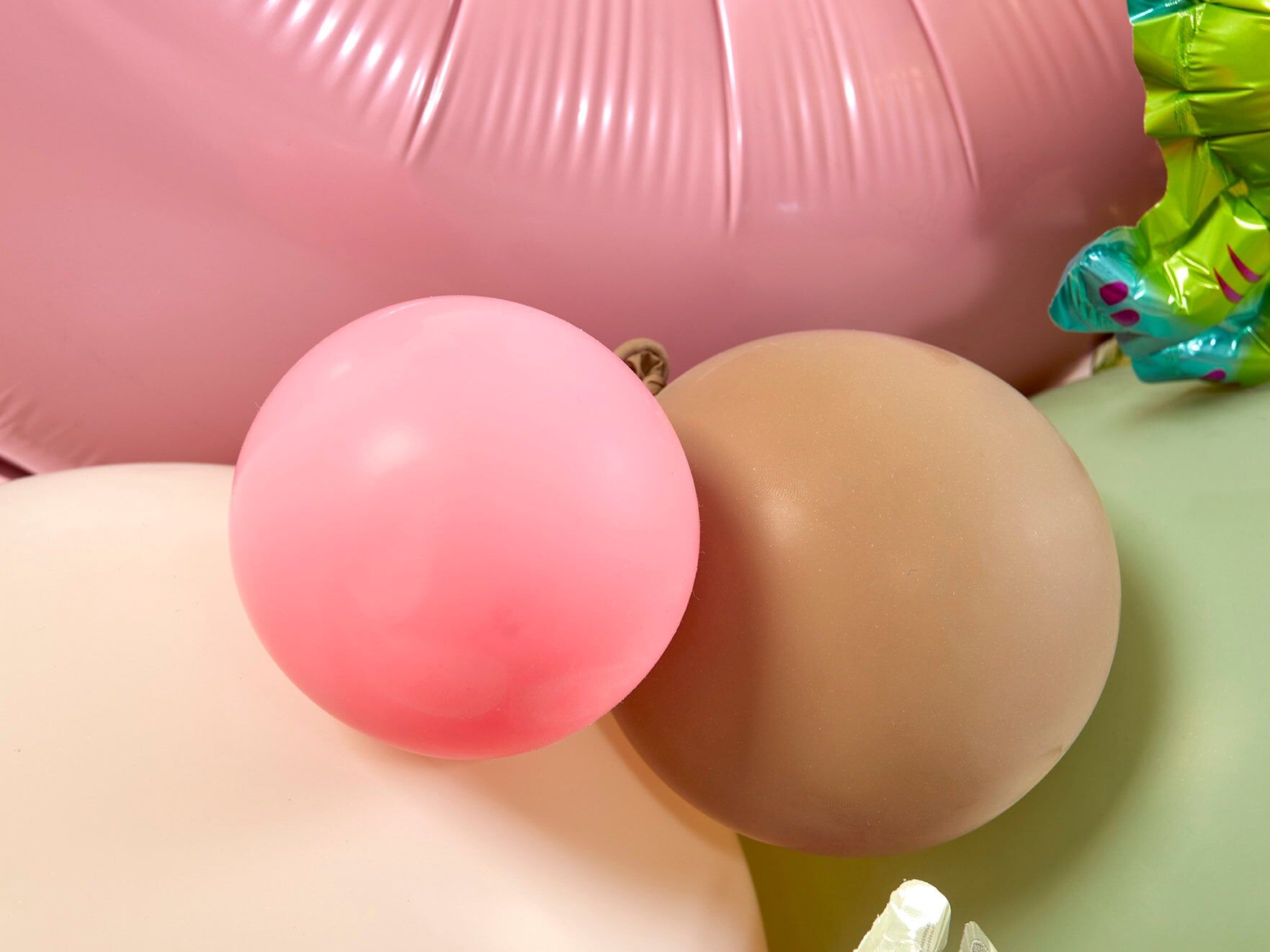 Pink Dinosaur Balloon Sculpture balloon details