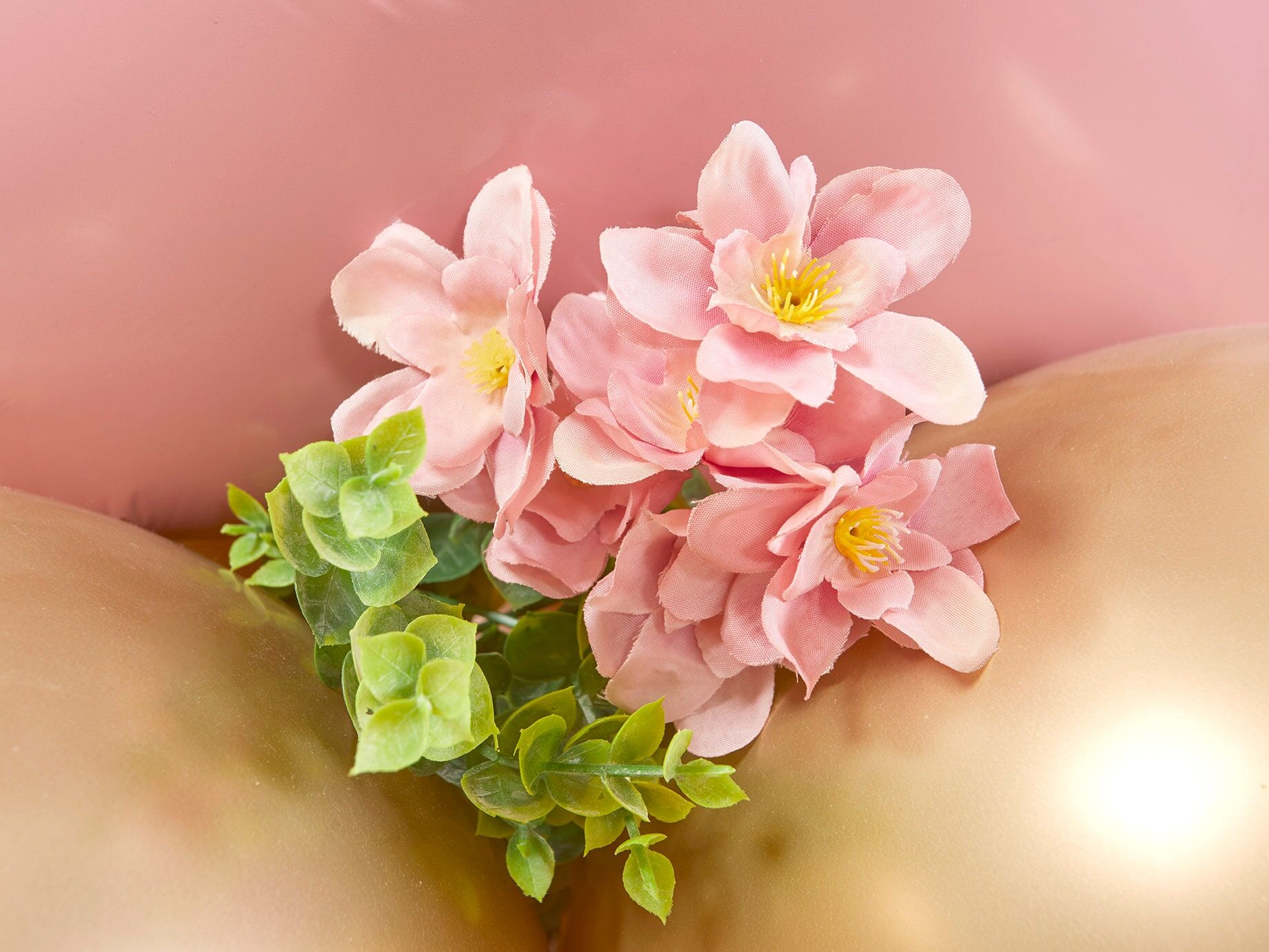 Bunny Pink Balloon Sculptures Foliage details