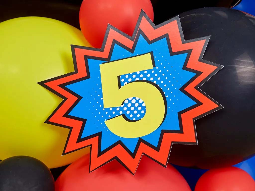 Super-Hero-Balloon-Garland-3 Super Hero Cutouts number 5