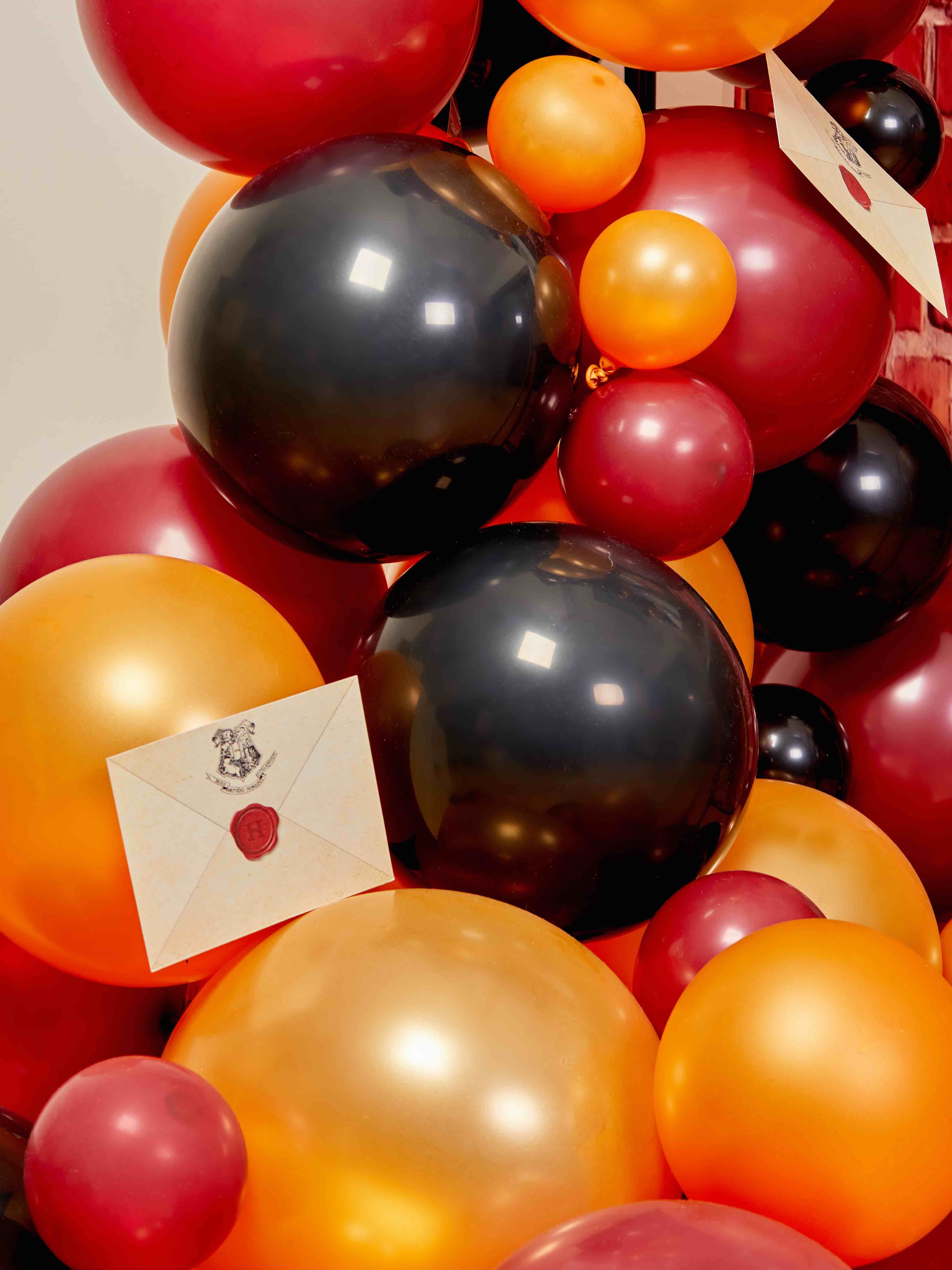 harry potter balloon garland Harry Potter Close Up Garland
