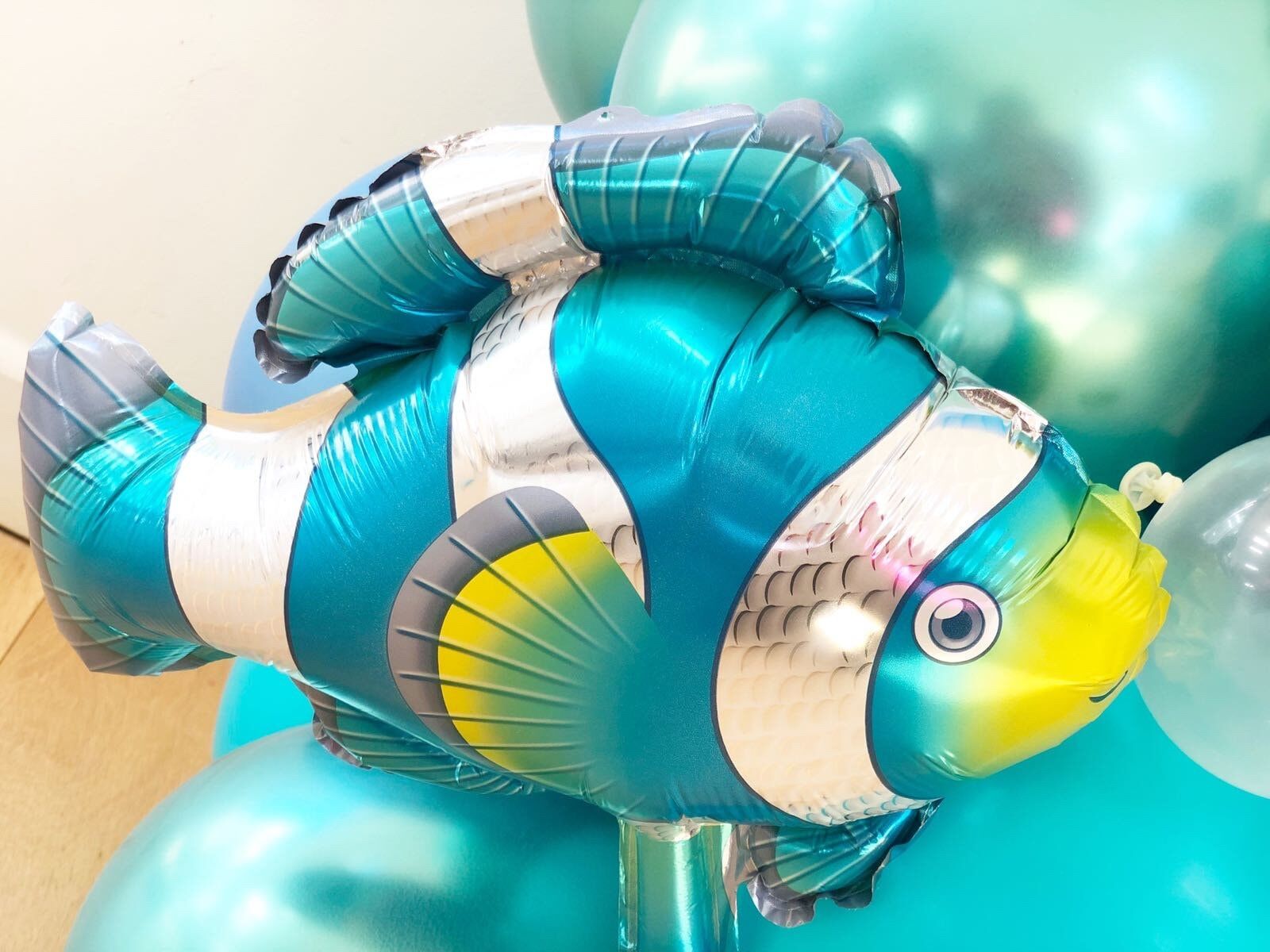 under the sea balloon sculpture Fish Foil Balloon