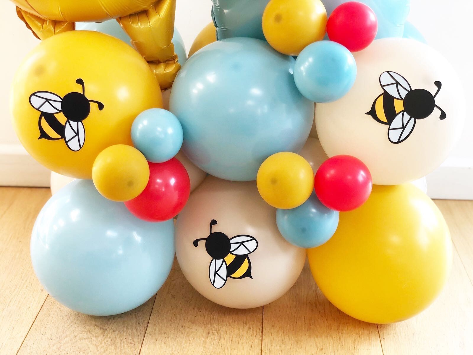 Winnie the Pooh Balloon Sculpture.jpg Winnie the Pooh Balloon Sculpture