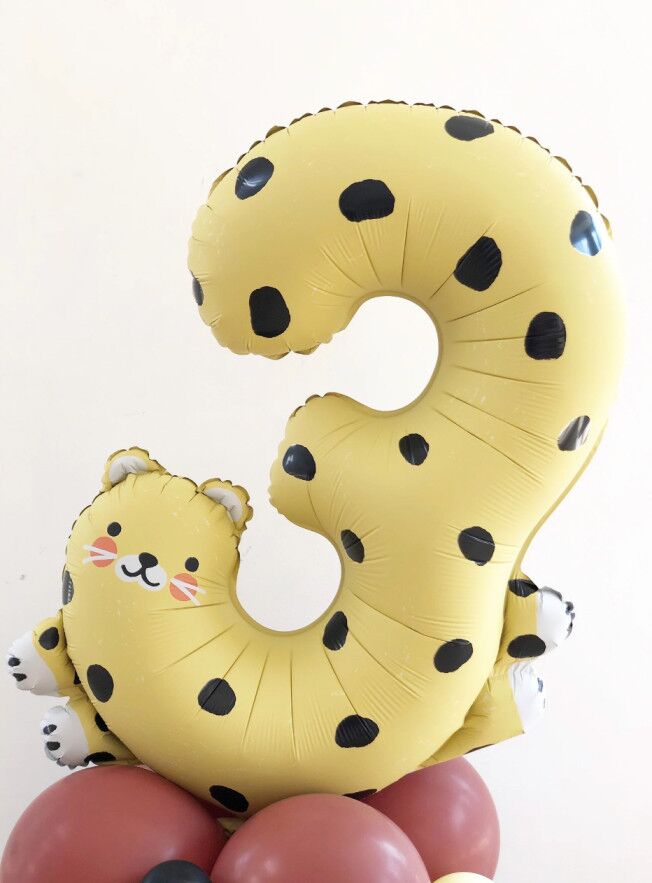 DIY 3rd Birthday Cheetah Balloon Sculpture