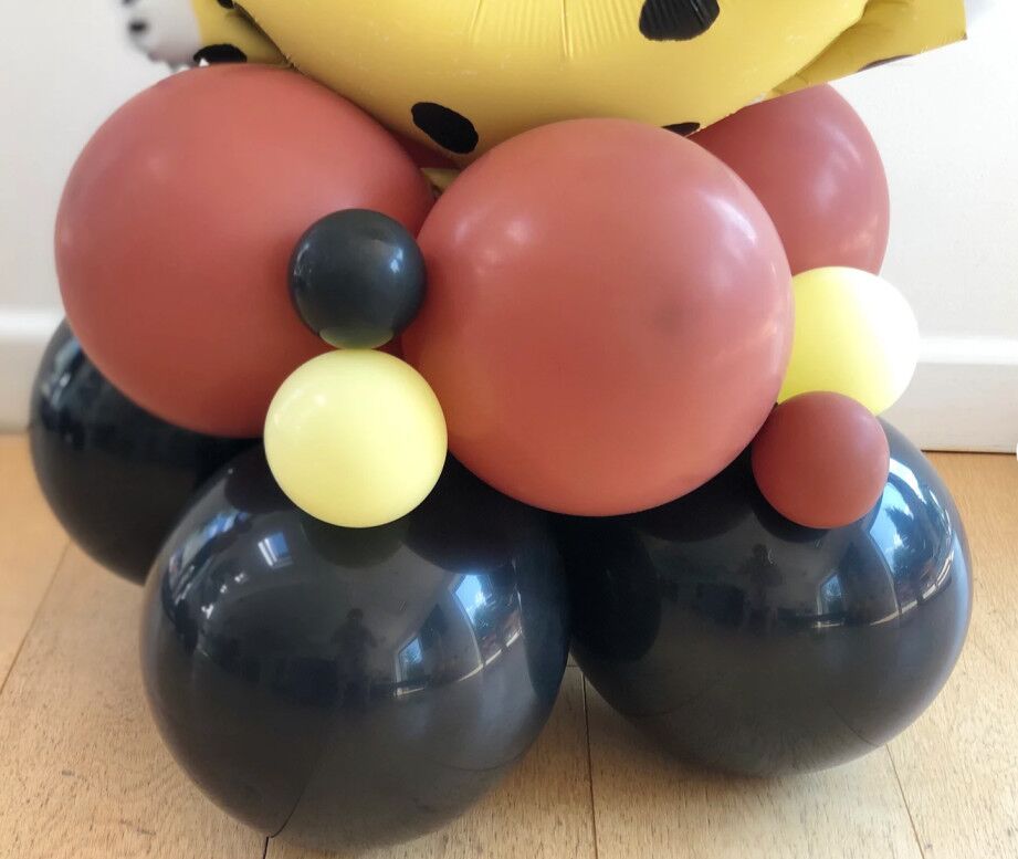 DIY 3rd Birthday Cheetah Balloon Sculpture
