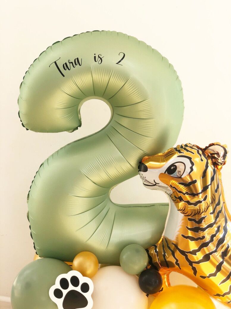 DIY Tiger Balloon Sculpture