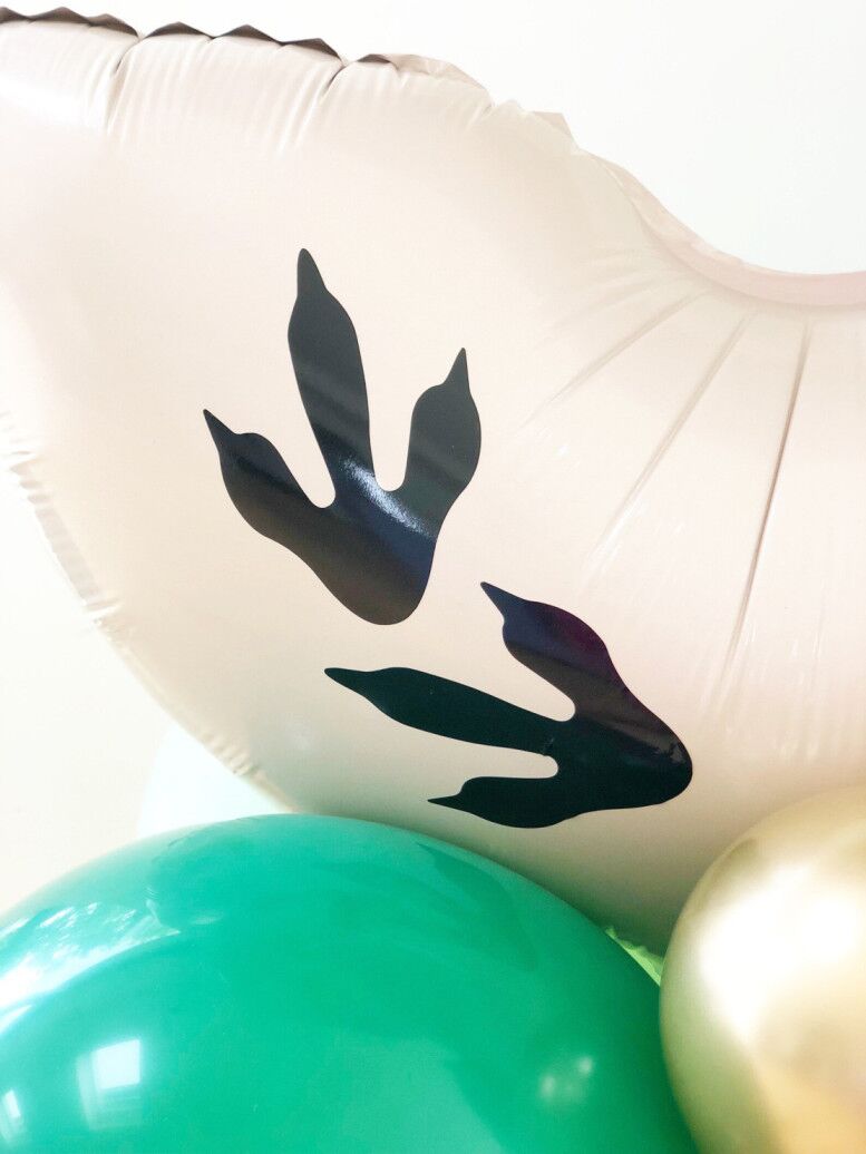 DIY Triceratops Balloon Sculpture