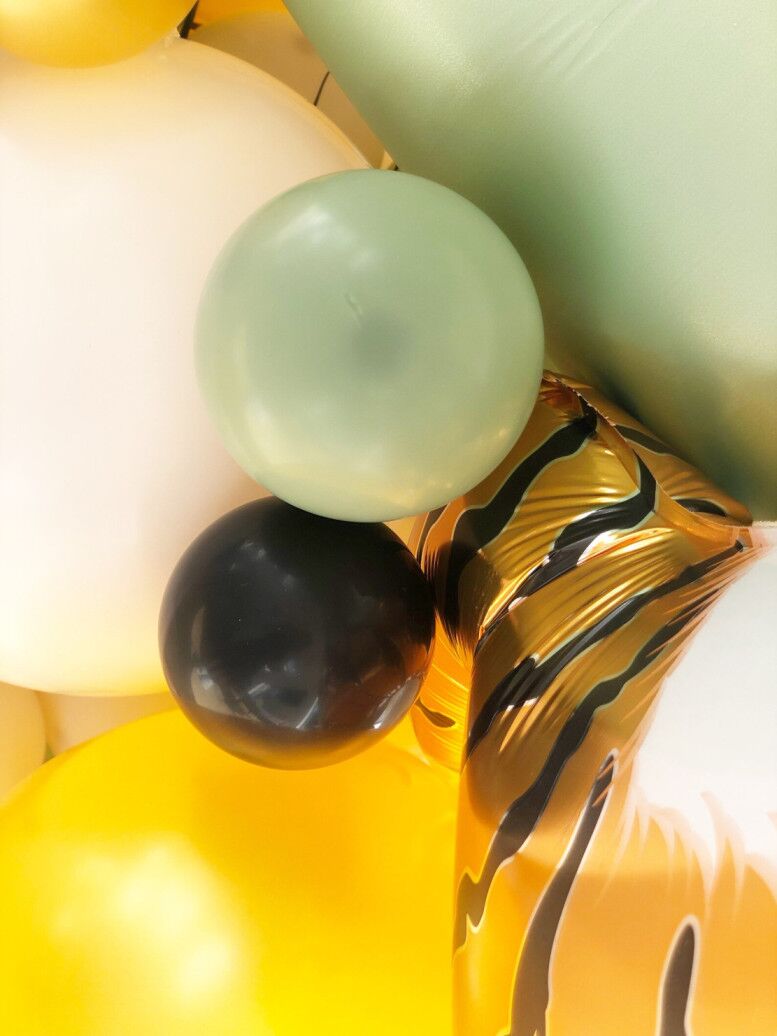 DIY Tiger Balloon Sculpture