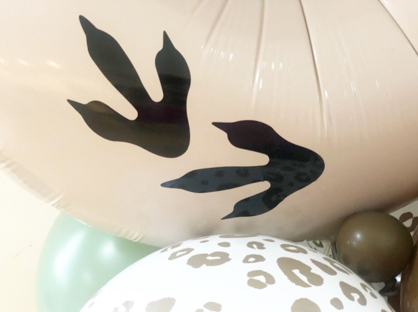 DIY T-Rex Balloon Sculpture