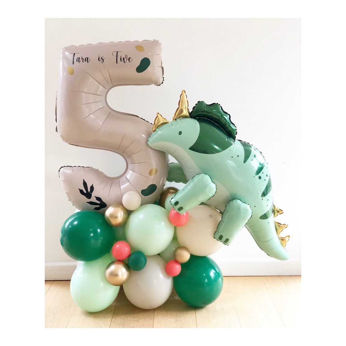 DIY Triceratops Balloon Sculpture