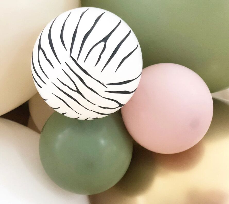 DIY Cute Zebra Balloon Sculpture DIY Cute Zebra Balloon Sculpture