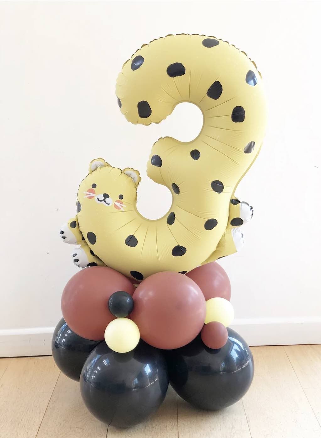 DIY 3rd Birthday Cheetah Balloon Sculpture