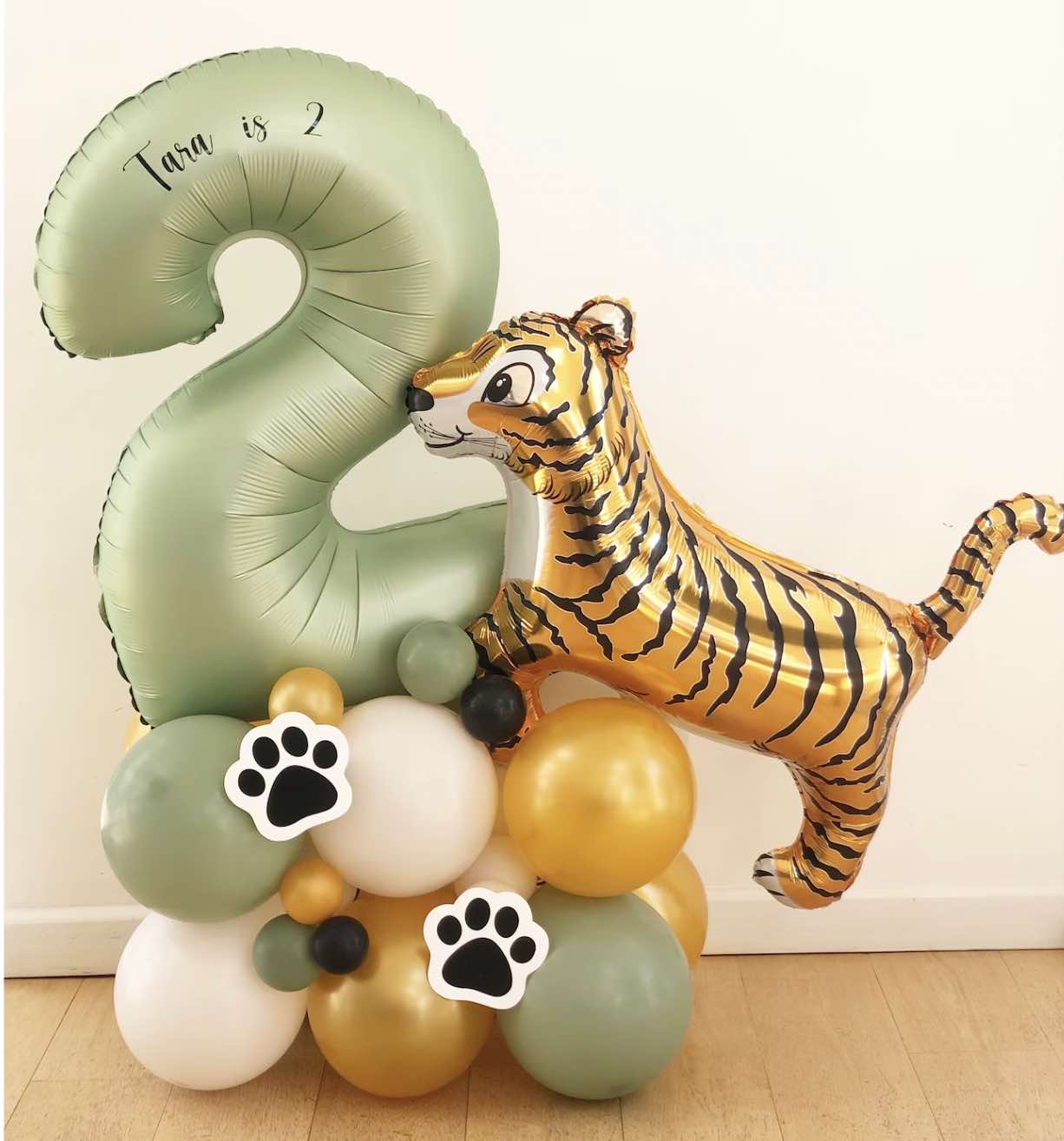 DIY Tiger Balloon Sculpture