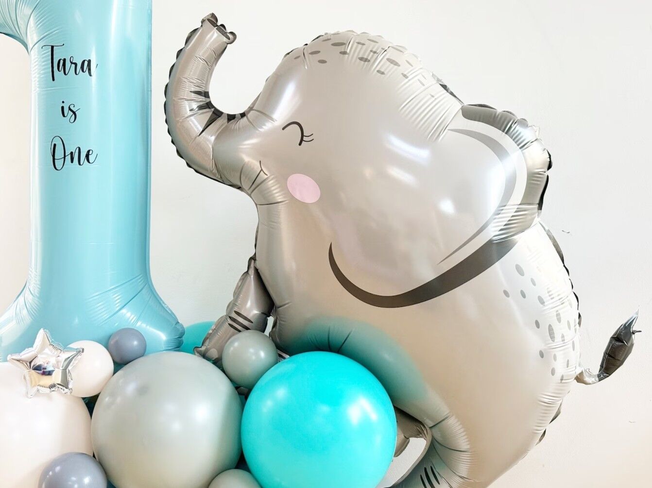 DIY Elephant Balloon Sculpture