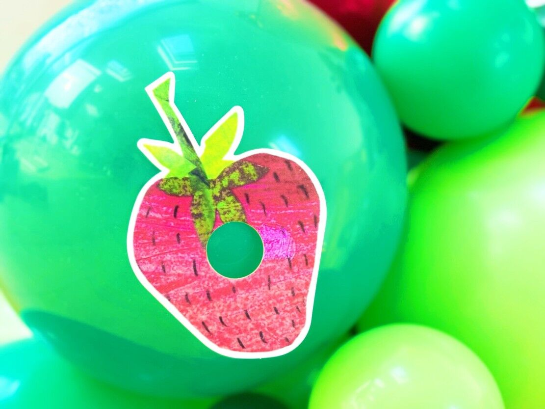 pixelcut-export-13 DIY Caterpillar Balloon Sculpture