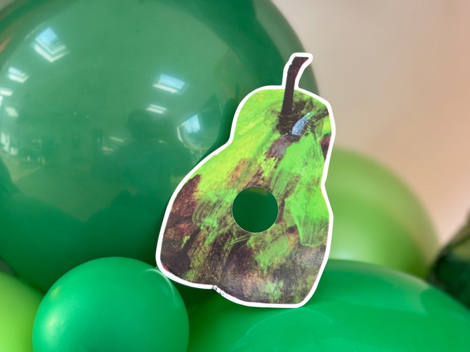 pixelcut-export-13 DIY Caterpillar Balloon Sculpture