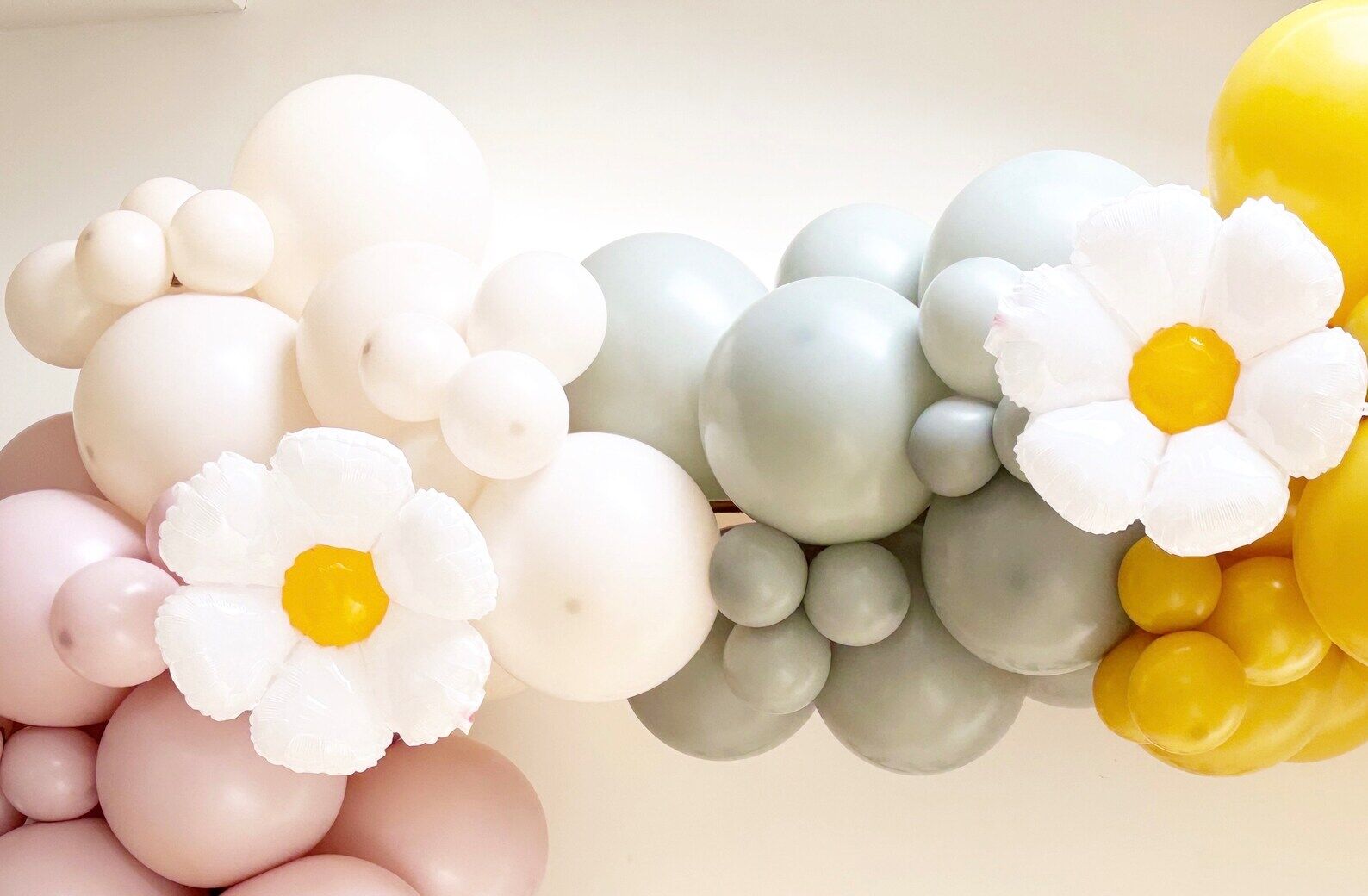 Daisy Balloon Arch