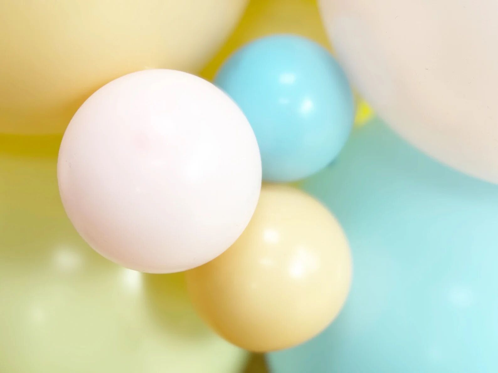 DIY Bingo Balloon Sculpture