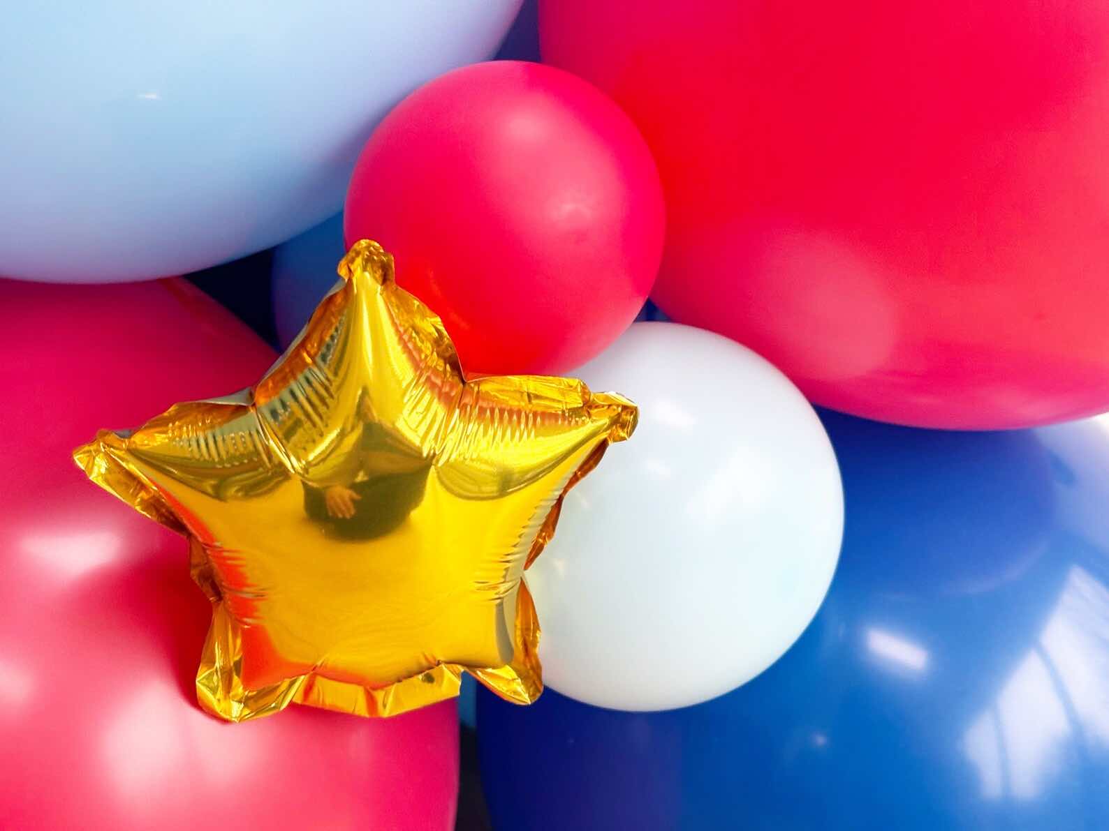 SONIC DIY Sonic Balloon Sculpture