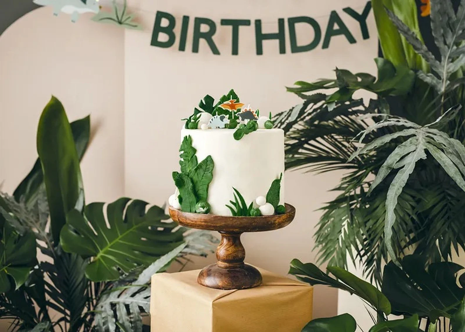 Dinosaur Cake Candles