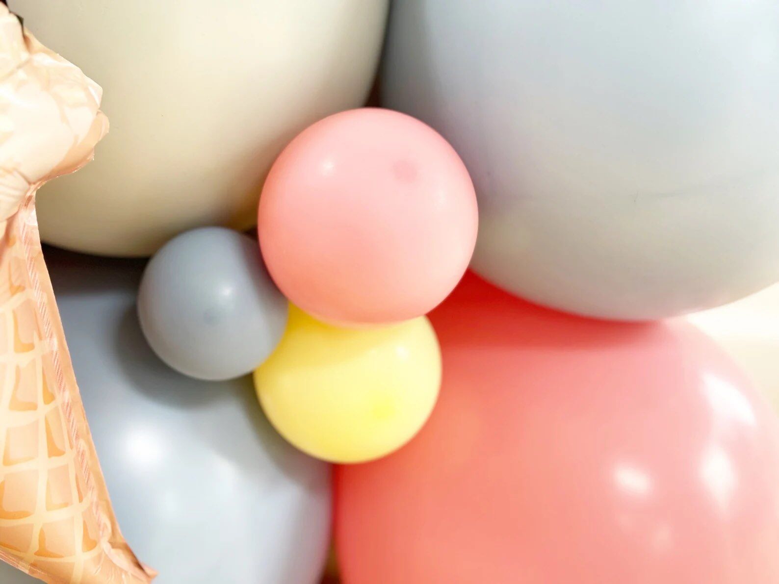 Ice Cream Truck Balloon Sculpture