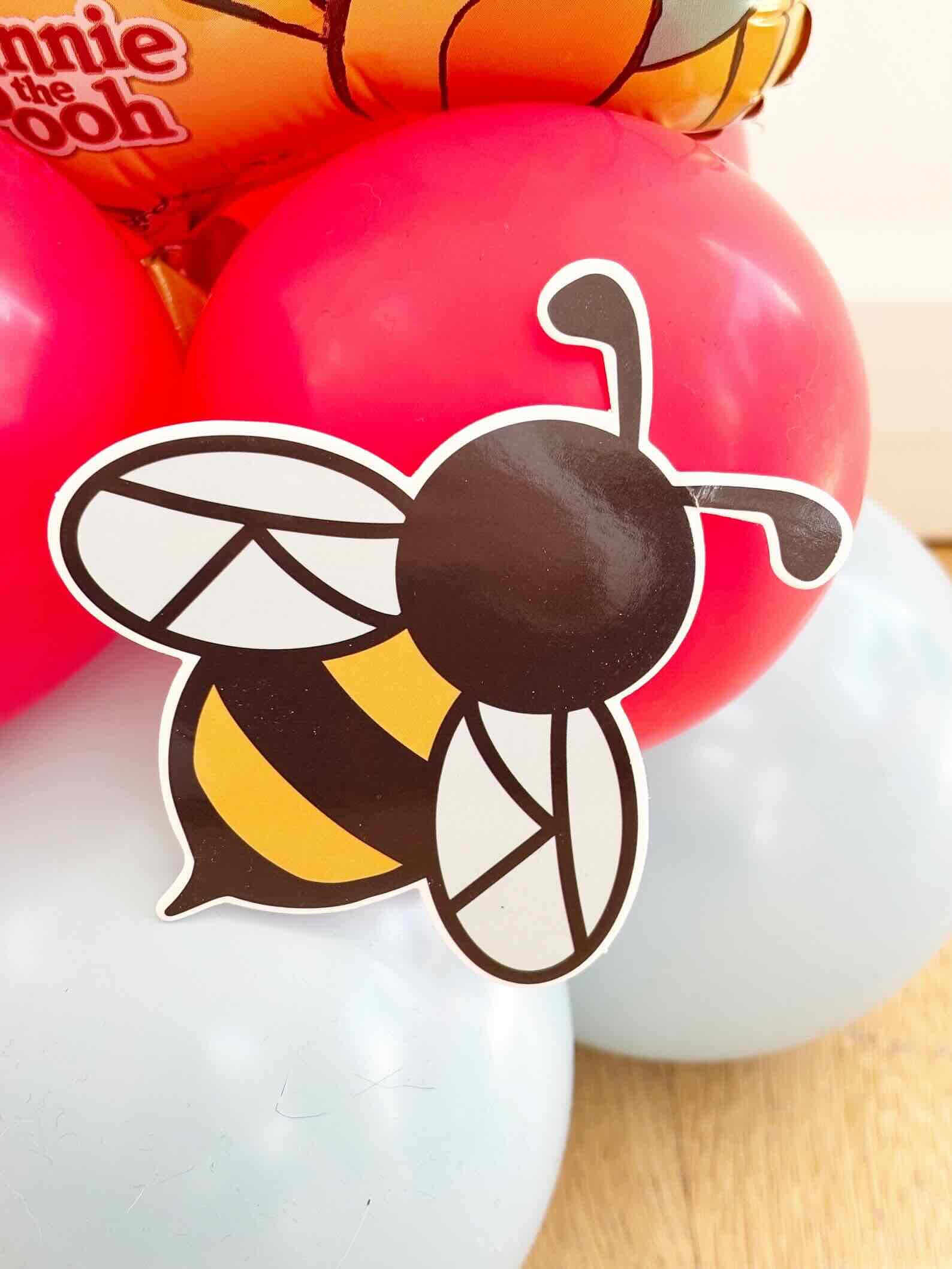 DIY Mini Licensed Winnie Pooh Balloon Sculptures