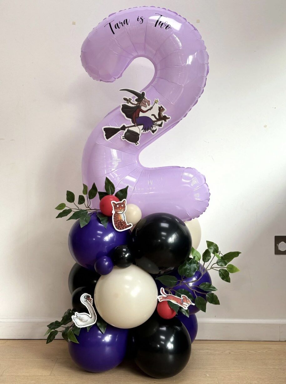 Room on the Broom Balloon Sculpture