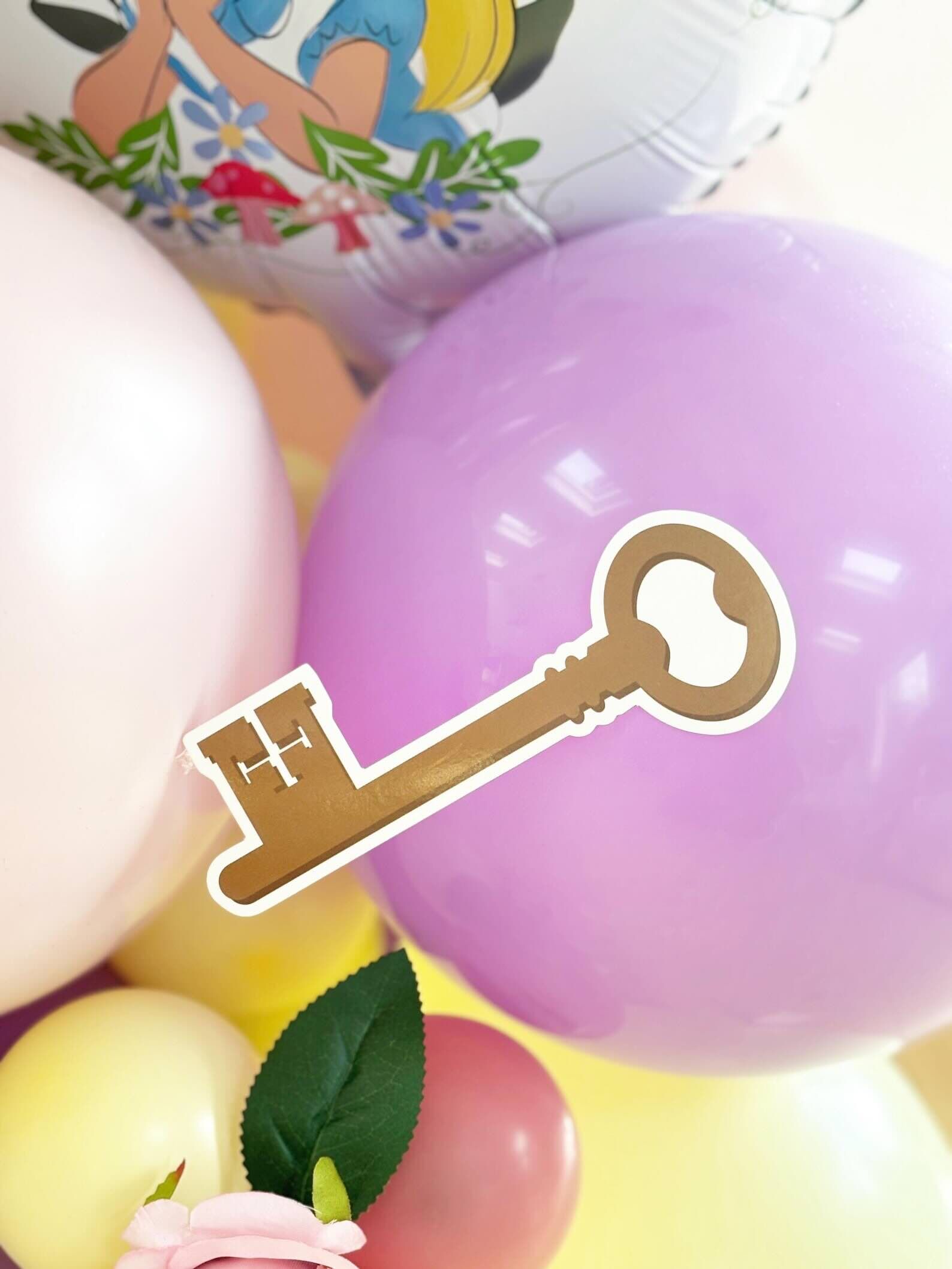 Alice in Wonderland Balloon Sculpture