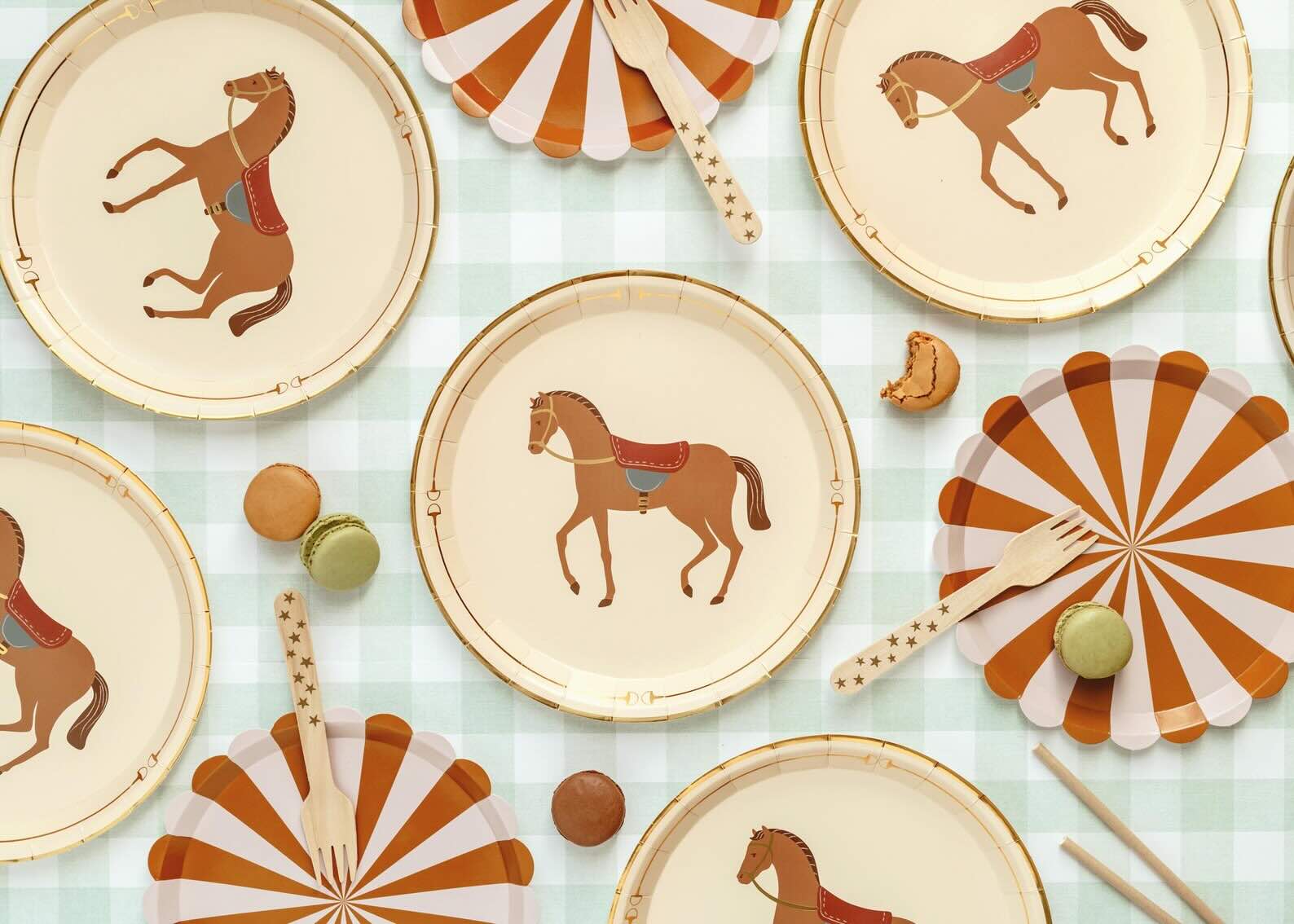 Horse Club Paper Plates