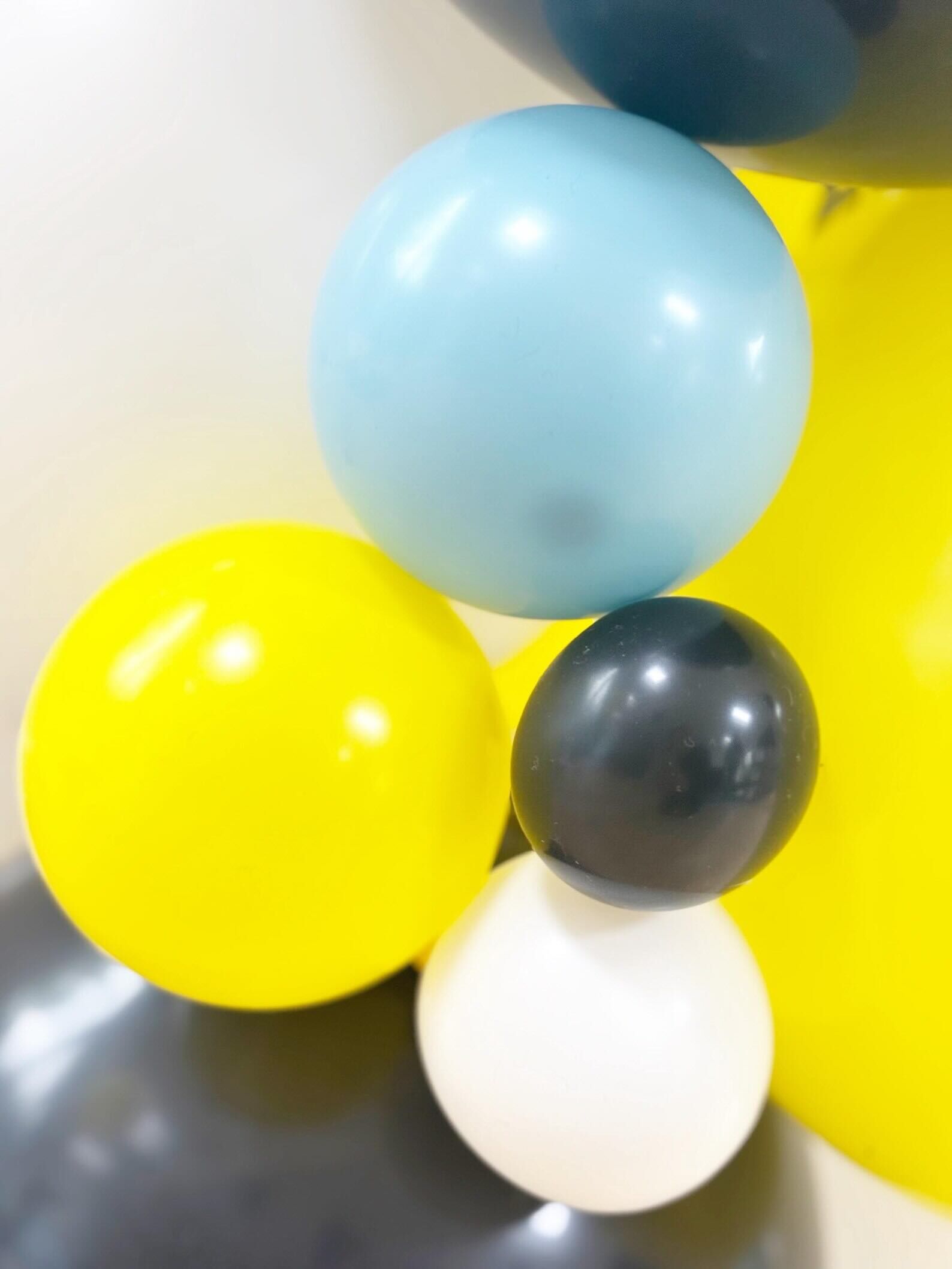 DIY One Happy Dude or Two Cool Balloon Sculpture