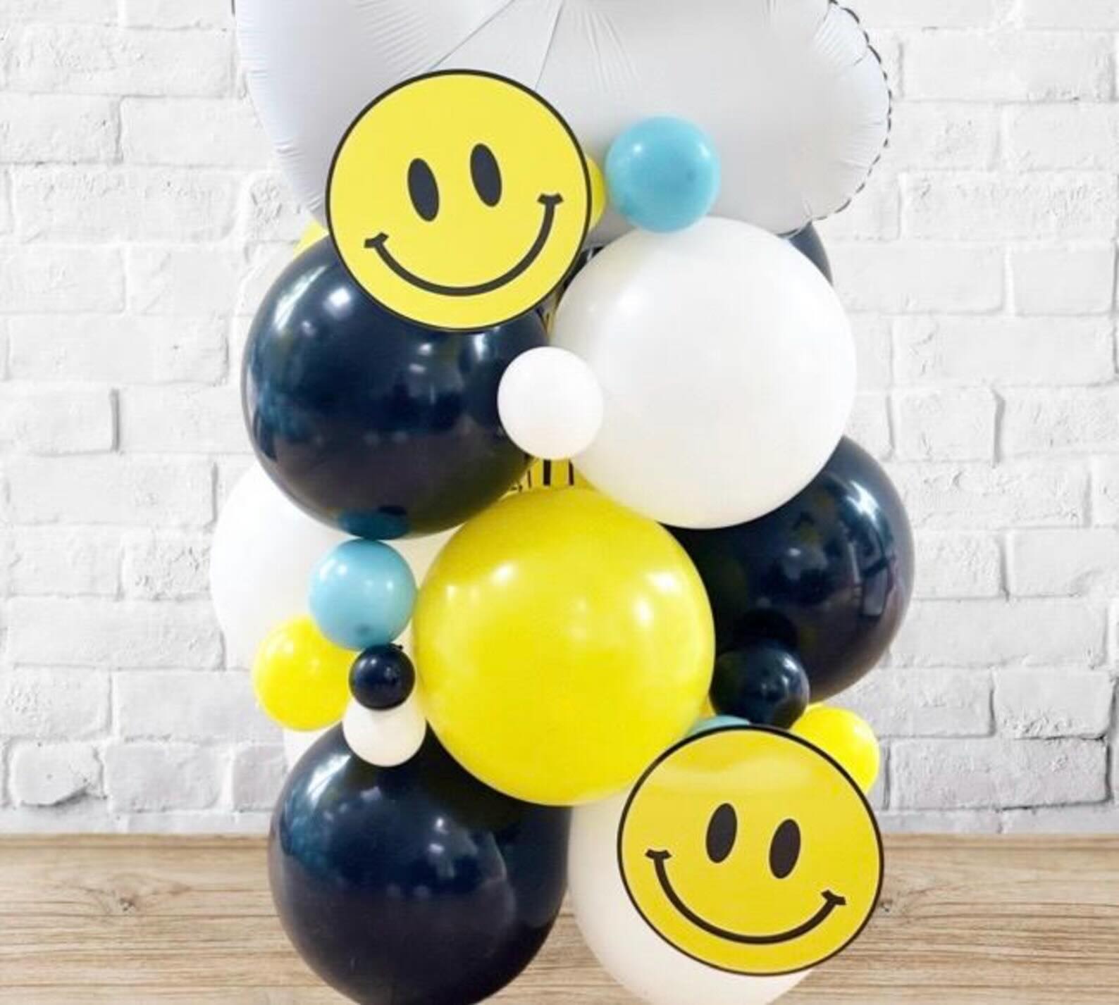 DIY One Happy Dude or Two Cool Balloon Sculpture
