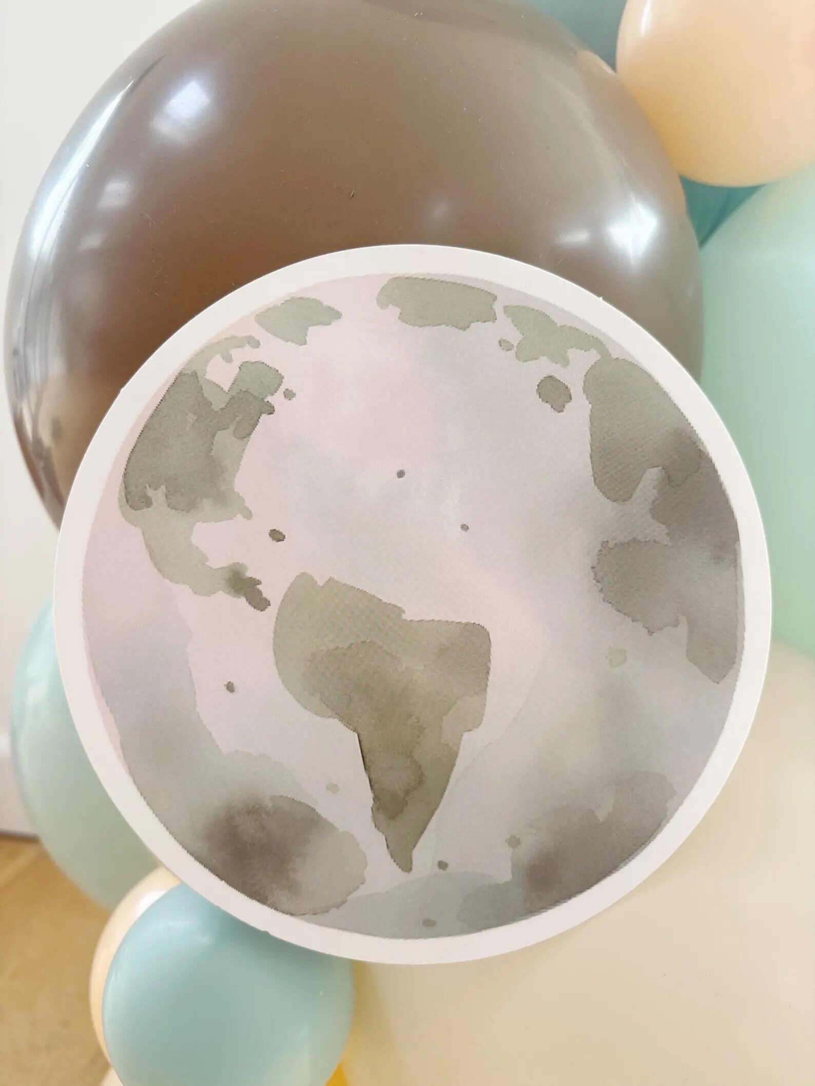 DIY Vintage Travel Balloon Sculpture