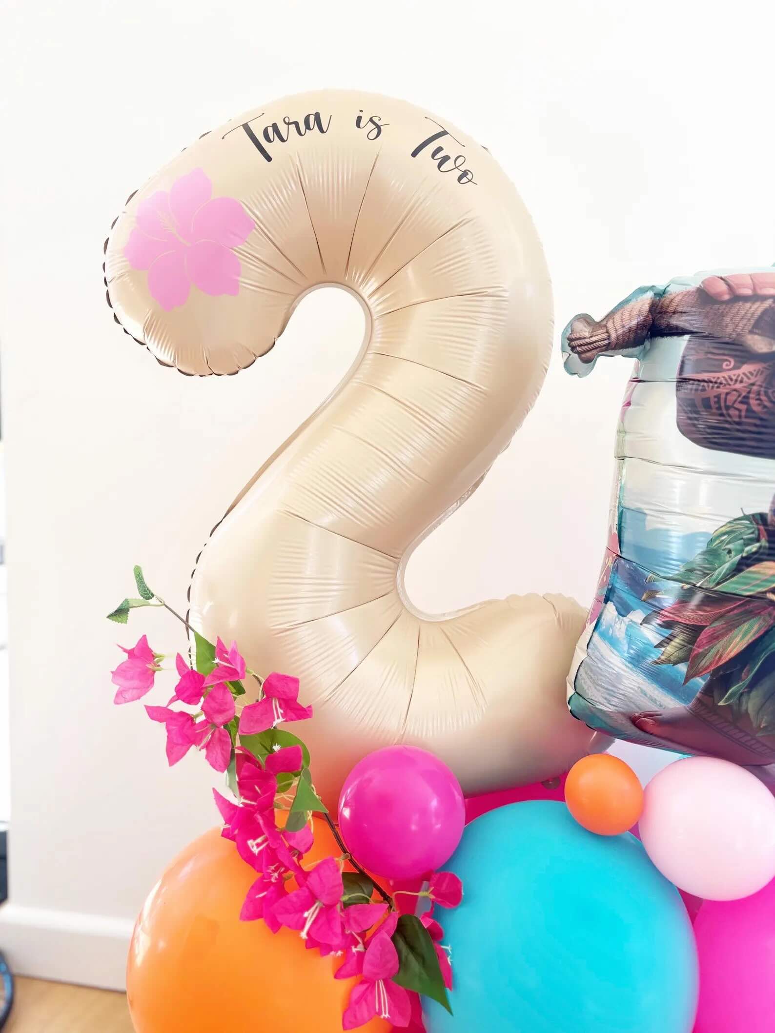DIY Moana Balloon Sculpture