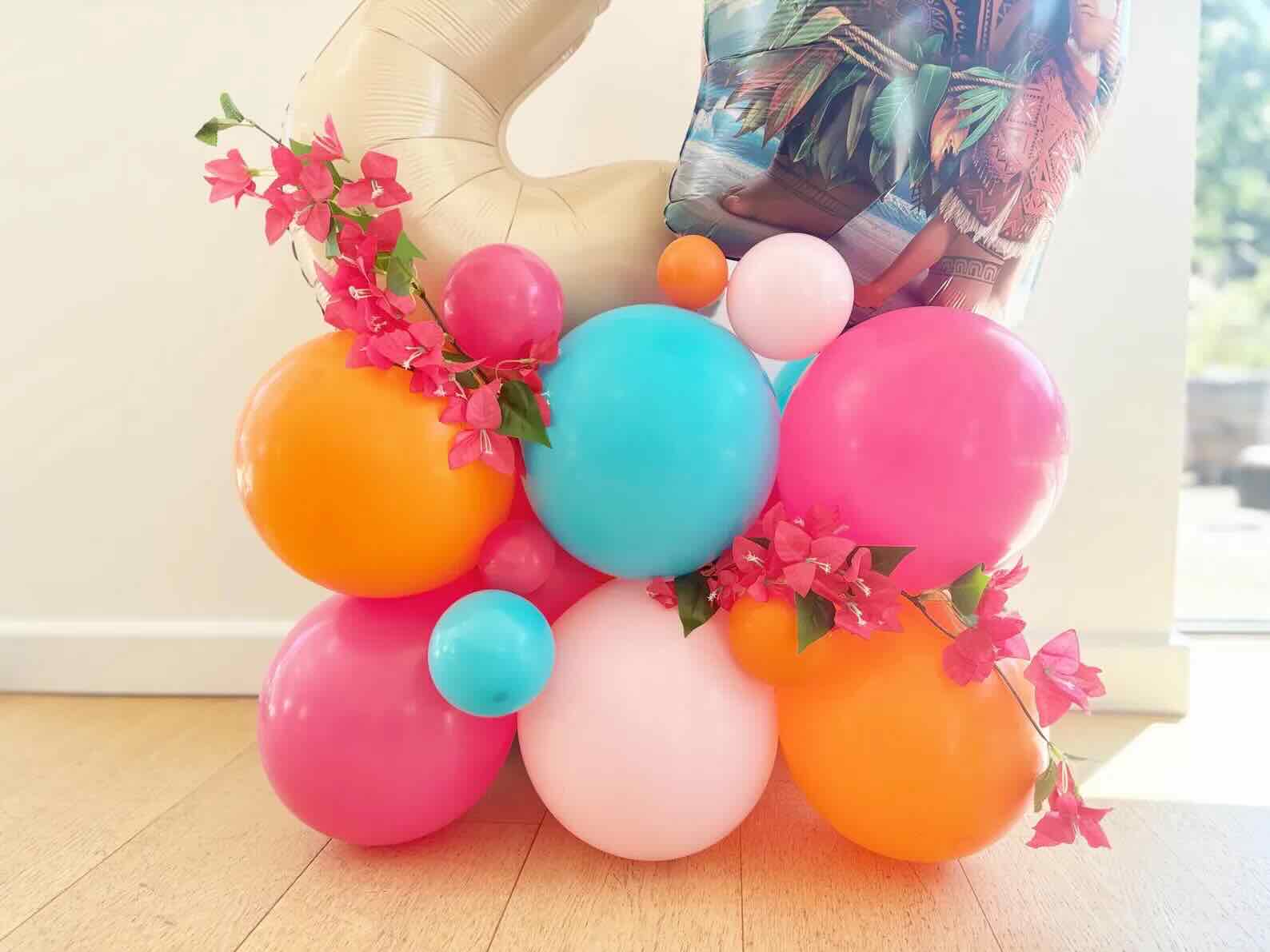 DIY Moana Balloon Sculpture