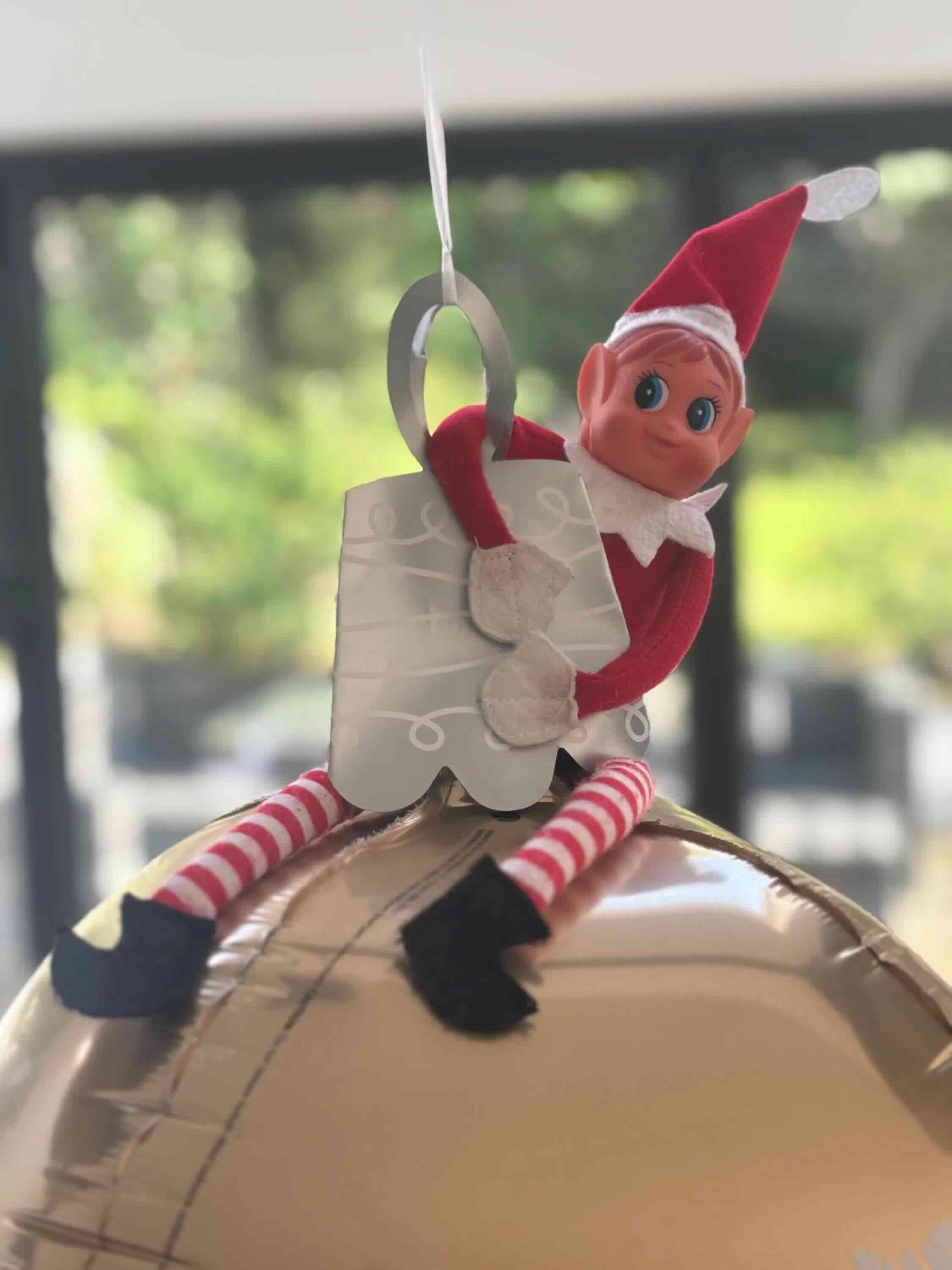 Elf Arrival Balloon Bauble Set